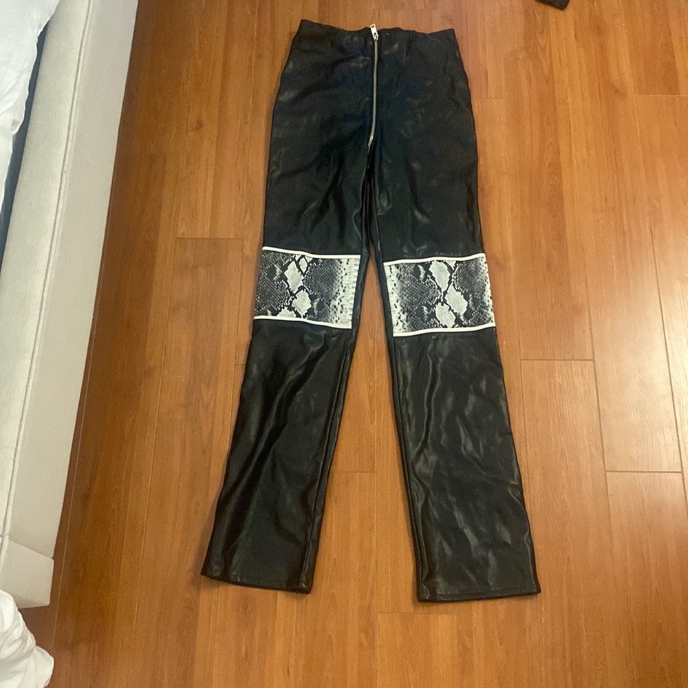 I am Gia faux leather pants with zipper detail